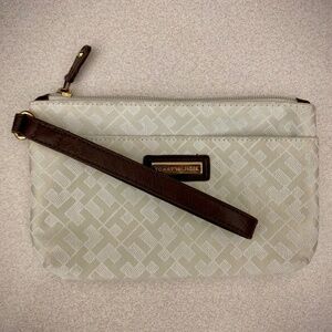 Tommy Hilfiger TH Logo Print Wristlet Wallet - Beige